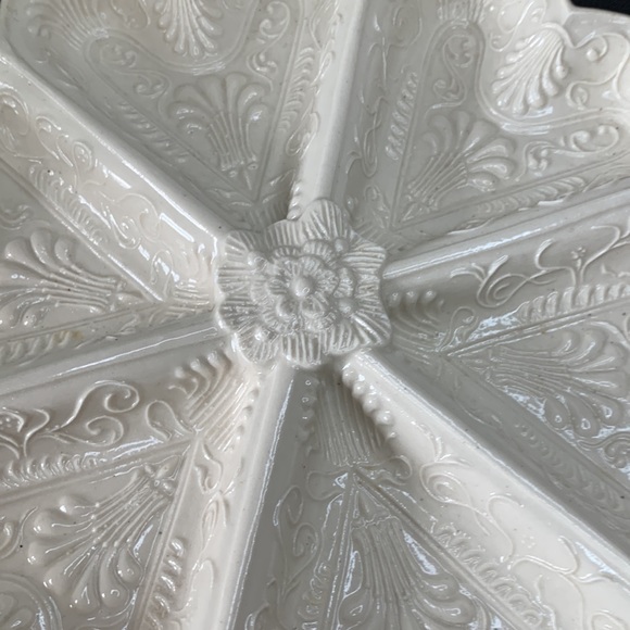 2 Mottahedeh Metropolitan Museum of Art Queensware embossed ceramic 6 heart dish - Picture 4 of 11